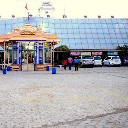 Hotel Nyay Mandir Bharuch Exterior foto